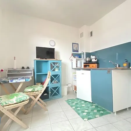 Joli Vers Les Thermes, Anatole France -royat